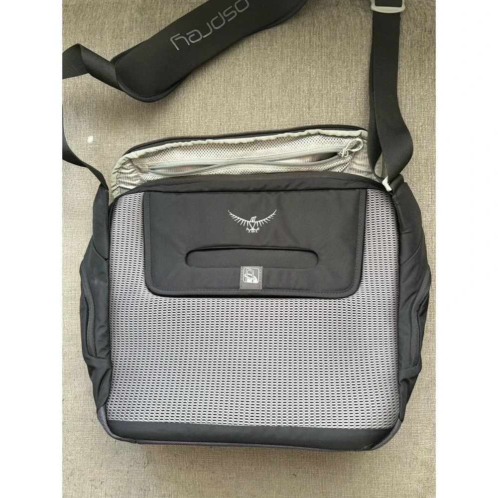 Osprey Contrail 22L Courier Messenger Bag with Shoulder Carry Strap - Black